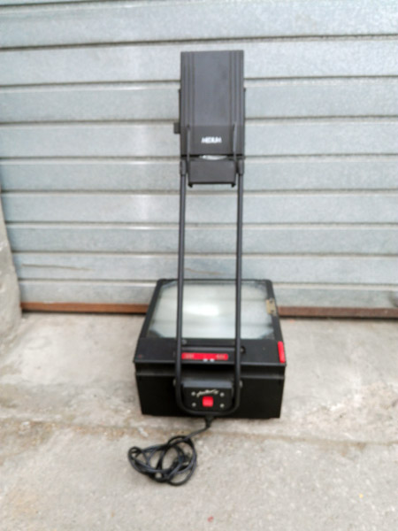 retroproyector medium futur 22-63-83x34x42 1u